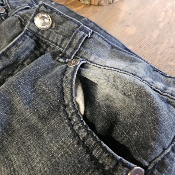 Older True Religion Men's Jeans. 40 x 34 - Picture 3 of 8